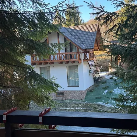 Karpatski Dzherela Hotel *